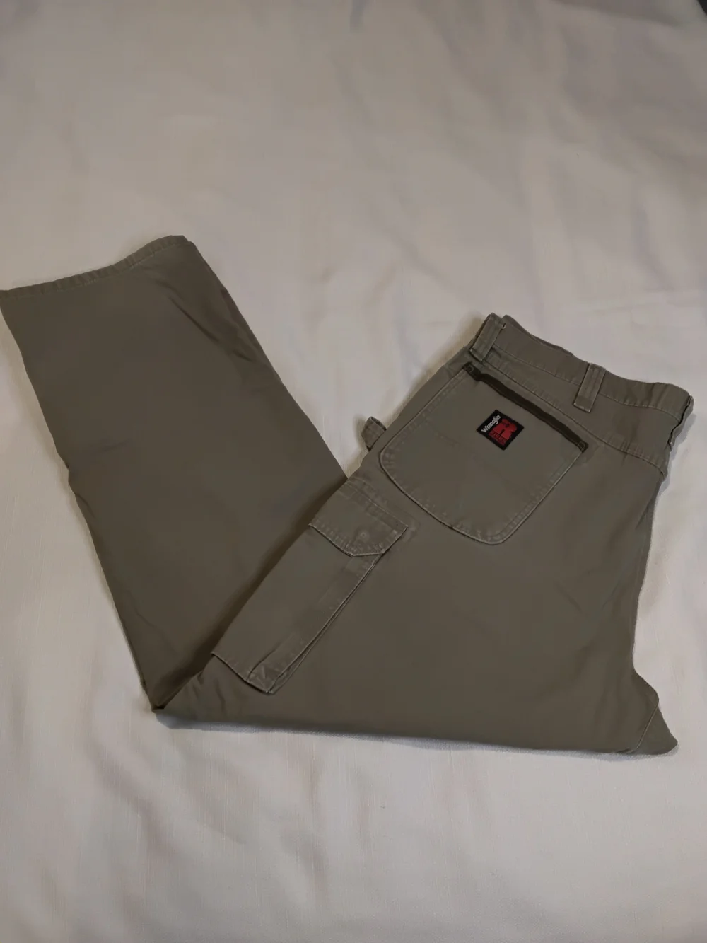 Wrangler Riggs Workwear Men's Cargo Pants in Olive-Taupe Sz 40x32.